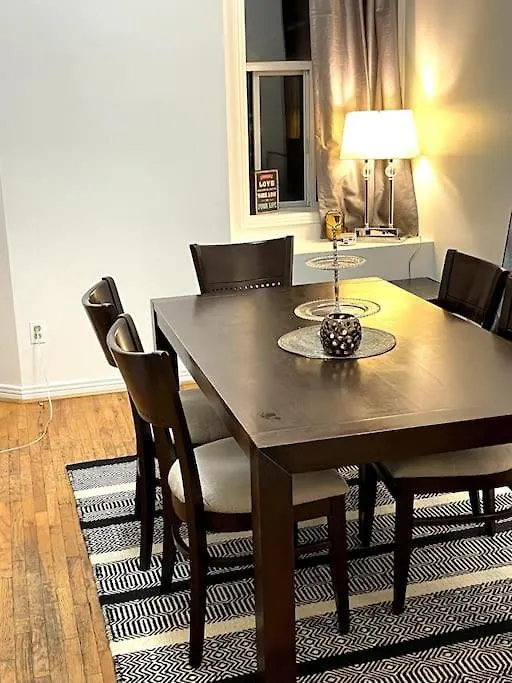Vintage 2 Bed 2 Bath Suite Distillery District Toronto 0*,  Canada