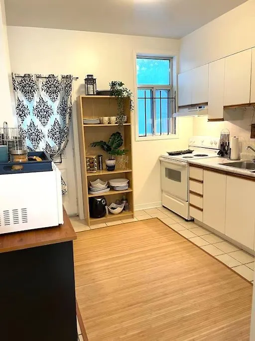 Vintage 2 Bed 2 Bath Suite Distillery District Toronto