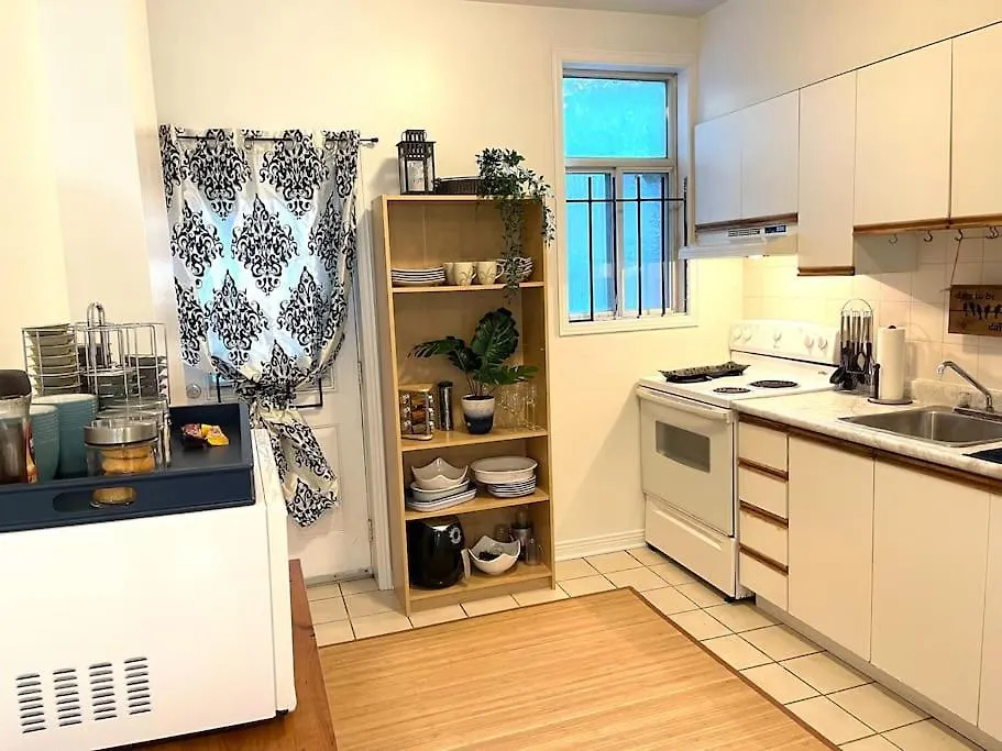Vintage 2 Bed 2 Bath Suite Distillery District Toronto Apartment