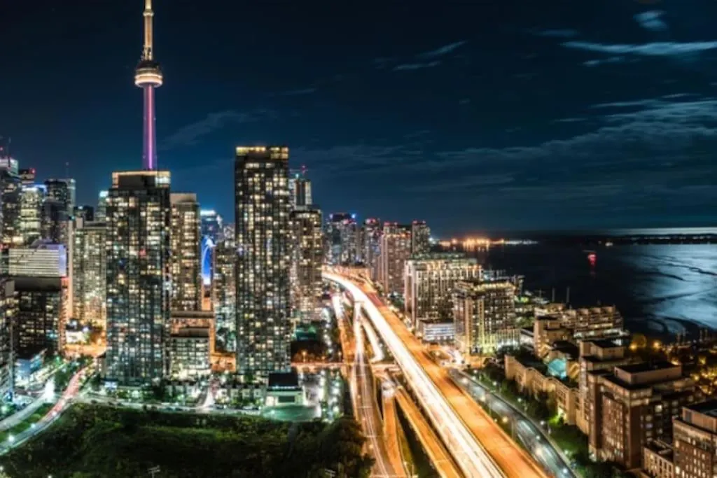 Vintage 2 Bed 2 Bath Suite Distillery District Toronto 0*,  Canada
