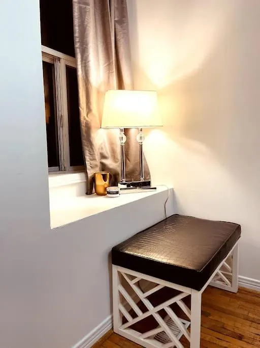 Vintage 2 Bed 2 Bath Suite Distillery District Toronto 0*,  Kanada