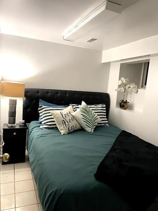 Vintage 2 Bed 2 Bath Suite Distillery District Toronto